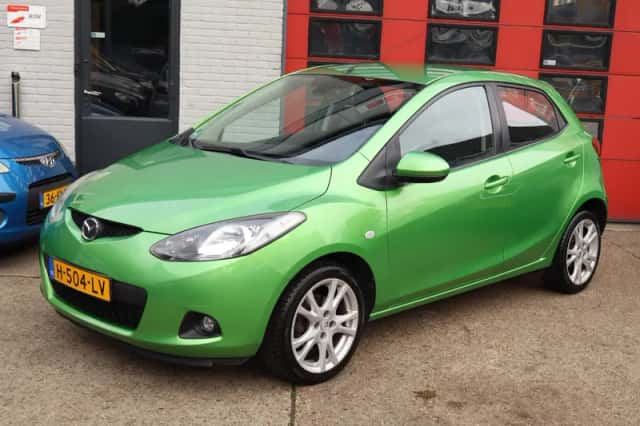 Mazda 2 (2009) thumbnail 1