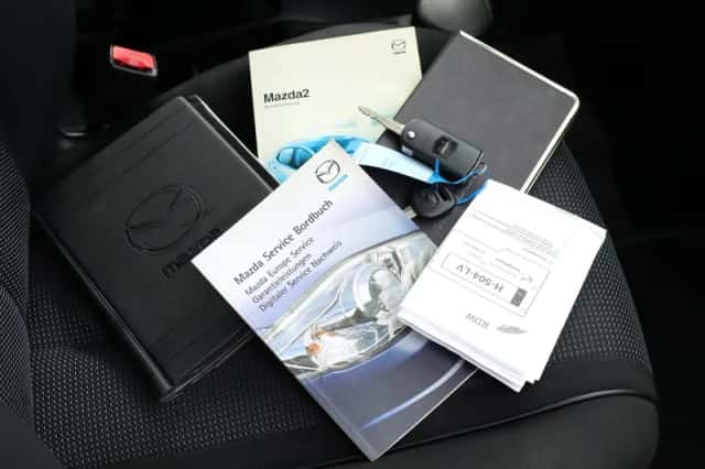 Mazda 2 (2009) thumbnail 6