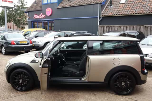 MINI Clubman (2010) thumbnail 5