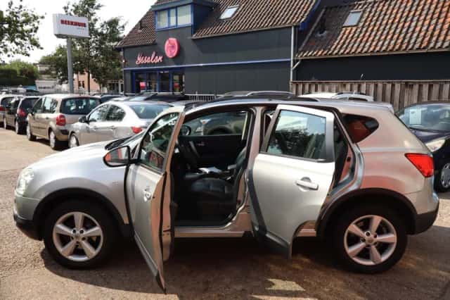 Nissan Qashqai (2008) thumbnail 5
