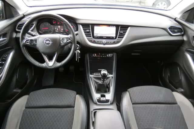 Opel Grandland X (2018) thumbnail 3