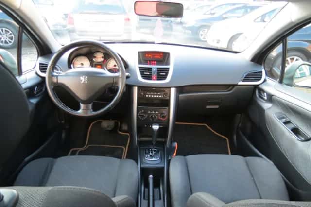 Peugeot 207 (2008) thumbnail 3