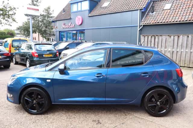 SEAT Ibiza (2017) thumbnail 4