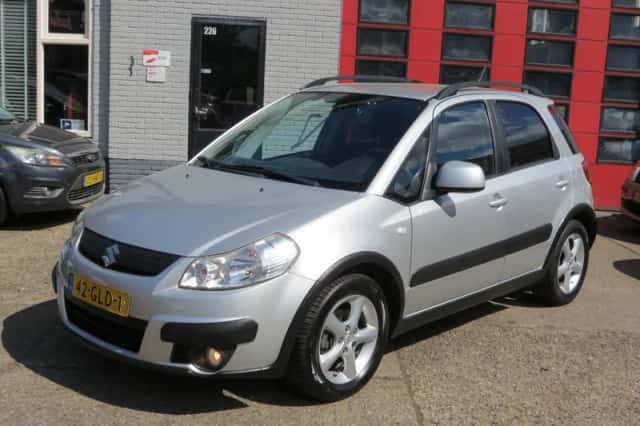 Suzuki SX4 (2008) thumbnail 1