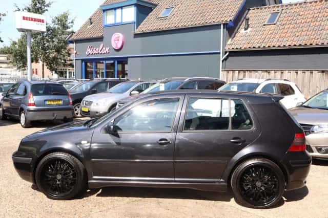Volkswagen Golf (2001) thumbnail 4