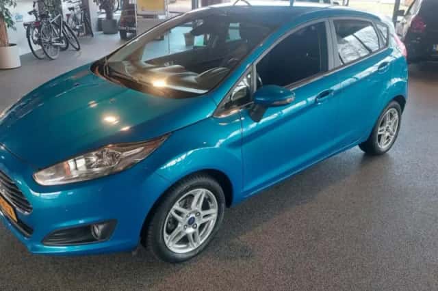 Ford Fiesta (2013) thumbnail 1
