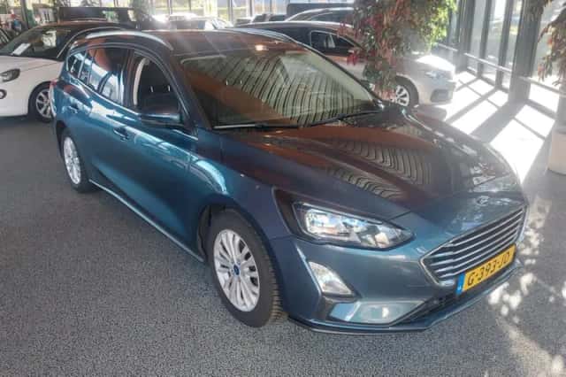 Ford Focus (2019) thumbnail 3