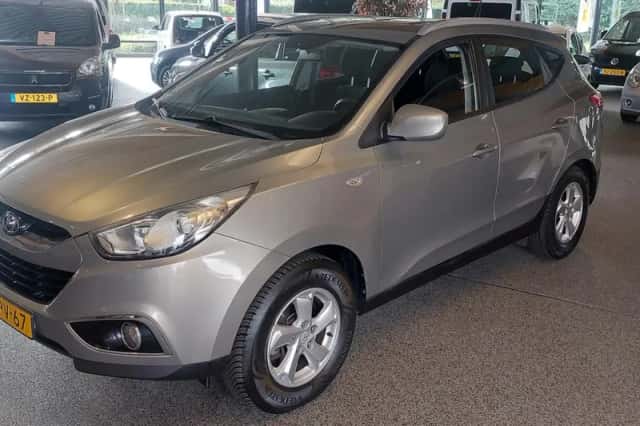 Hyundai ix35 (2011) thumbnail 2