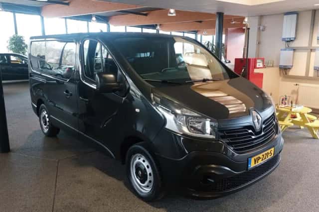 Renault Trafic (2015) thumbnail 2