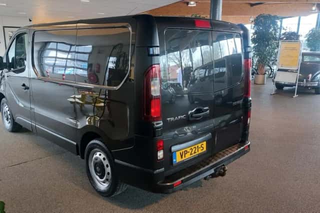 Renault Trafic (2015) thumbnail 6