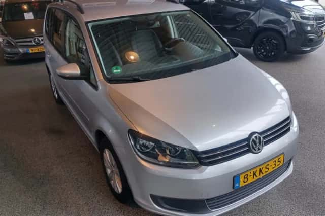 Volkswagen Touran (2013) thumbnail 2