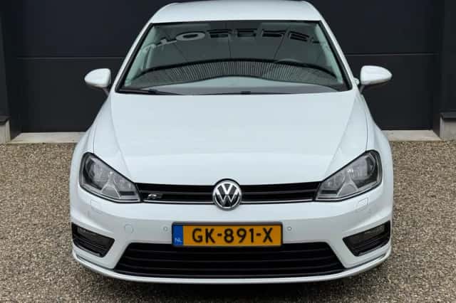 Volkswagen Golf (2014) thumbnail 4