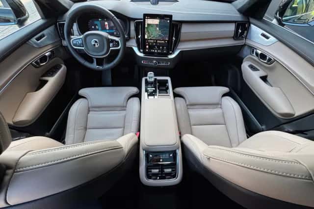 Volvo XC90 (2026) thumbnail 5
