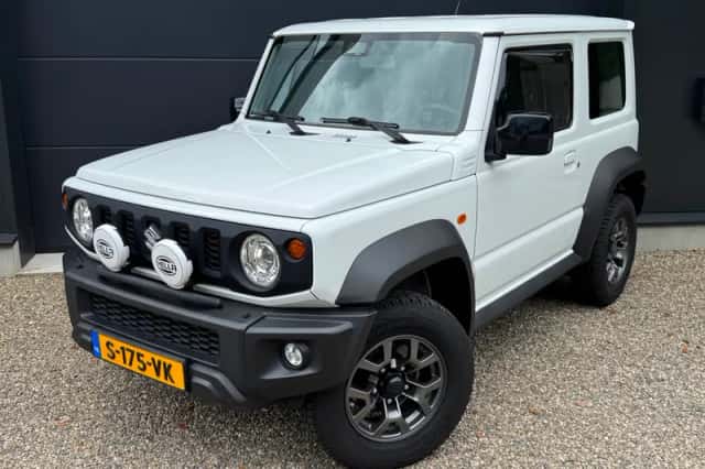 Suzuki Jimny (2020) thumbnail 1