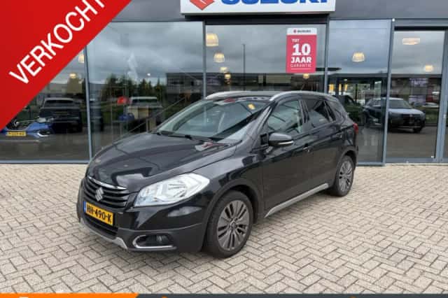 Suzuki S-Cross (2015) thumbnail 1