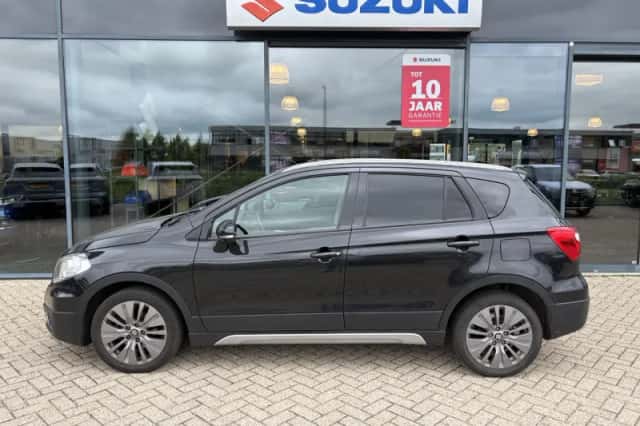 Suzuki S-Cross (2015) thumbnail 2