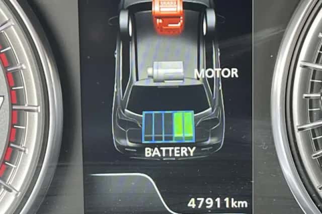 Suzuki Vitara (2015) thumbnail 2