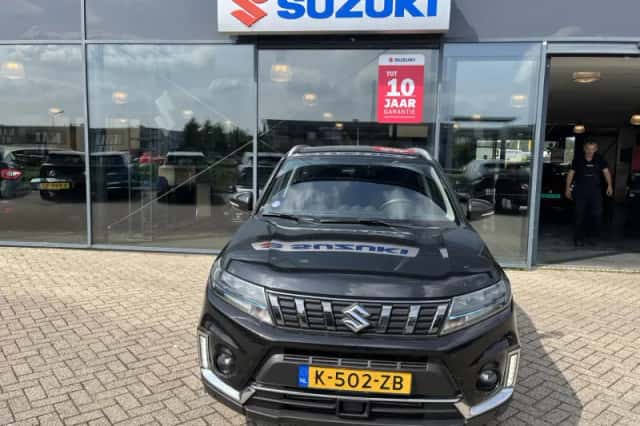 Suzuki Vitara (2015) thumbnail 5