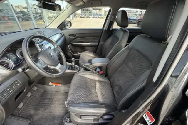 Suzuki Vitara (2021) thumbnail 6