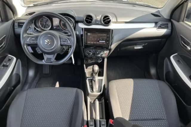 Suzuki Swift (2024) thumbnail 2