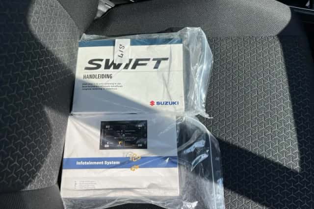 Suzuki Swift (2024) thumbnail 4