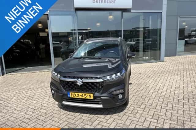 Suzuki S-Cross (2025) thumbnail 1