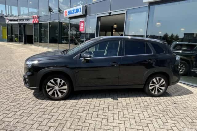 Suzuki S-Cross (2025) thumbnail 3