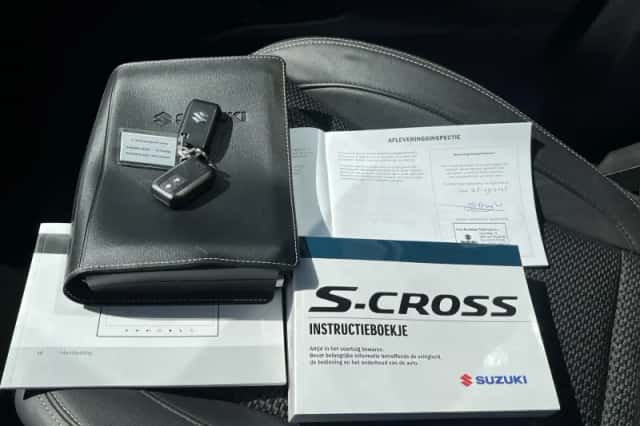 Suzuki S-Cross (2025) thumbnail 4