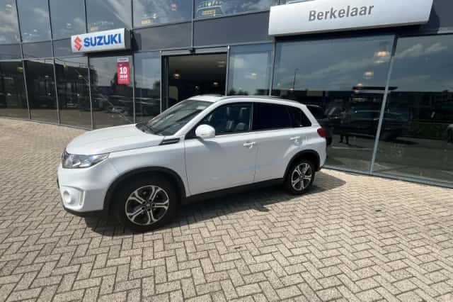 Suzuki Vitara (2017) thumbnail 3
