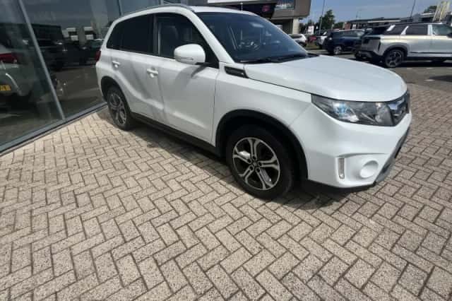 Suzuki Vitara (2017) thumbnail 5