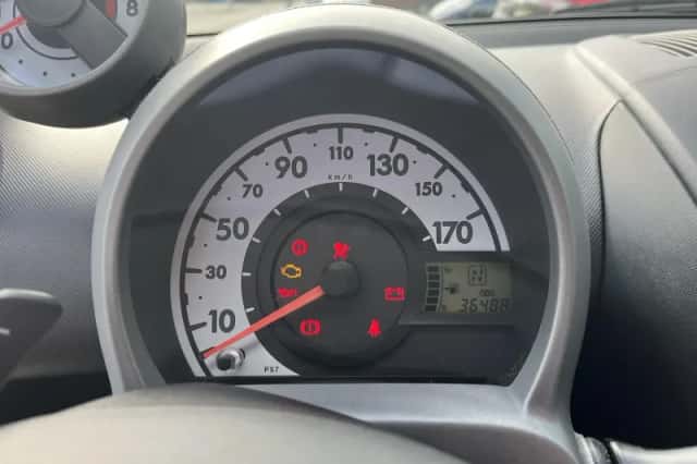 Peugeot 107 (2014) thumbnail 3