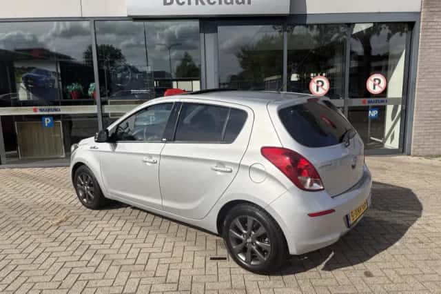 Hyundai i20 (2014) thumbnail 3