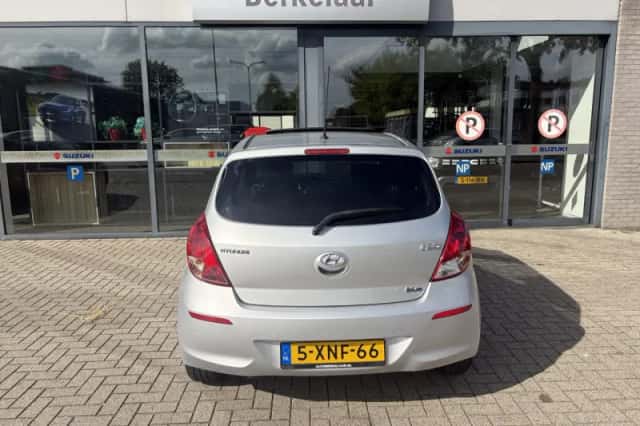 Hyundai i20 (2014) thumbnail 4