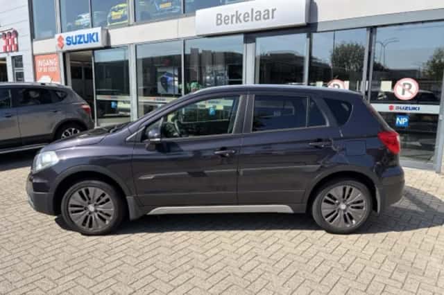 Suzuki S-Cross (2015) thumbnail 2