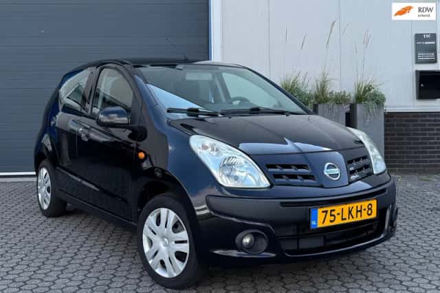 Nissan Pixo (2010) thumbnail 1