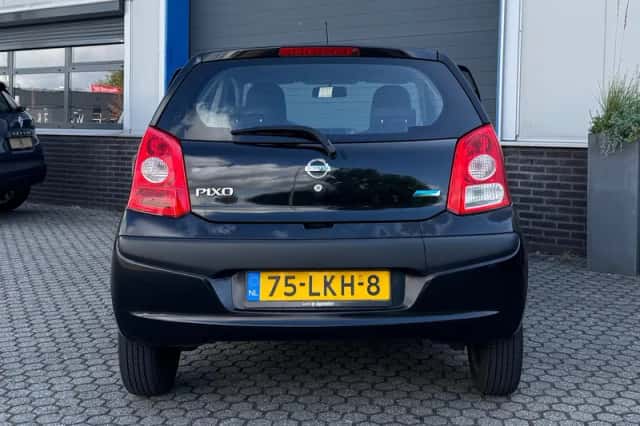 Nissan Pixo (2010) thumbnail 6