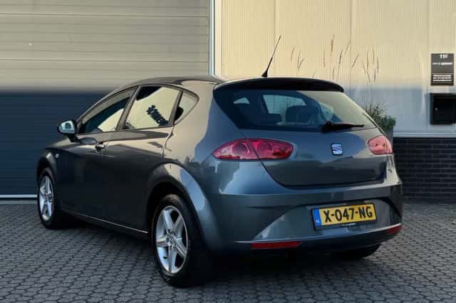SEAT Leon (2012) thumbnail 2