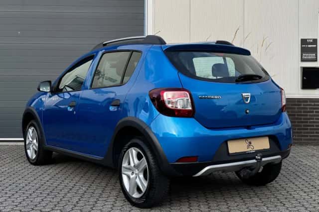 Dacia Sandero (2016) thumbnail 2