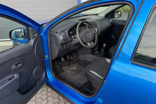 Dacia Sandero (2016) thumbnail 3
