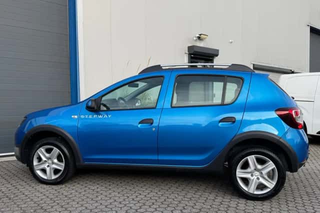 Dacia Sandero (2016) thumbnail 6