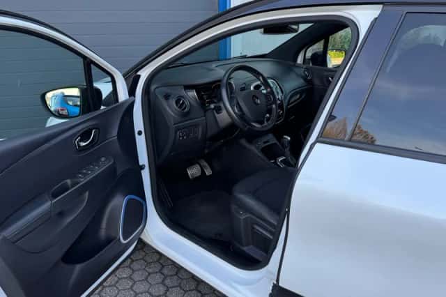 Renault Captur (2017) thumbnail 3