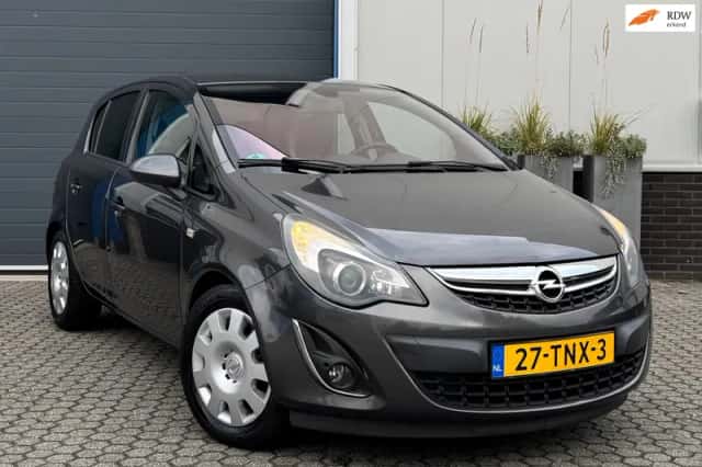 Opel Corsa (2012) thumbnail 1
