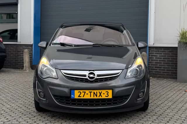Opel Corsa (2012) thumbnail 4