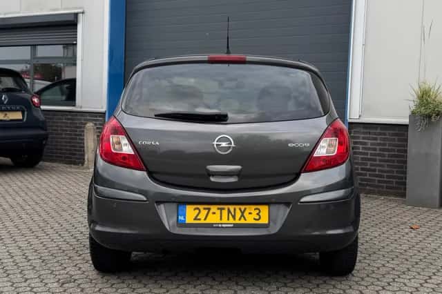 Opel Corsa (2012) thumbnail 5