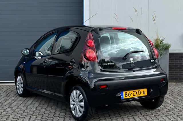 Peugeot 107 (2013) thumbnail 2