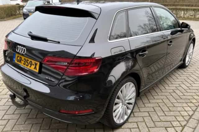 Audi A3 (2015) thumbnail 2