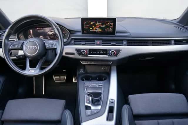 Audi A4 (2016) thumbnail 5