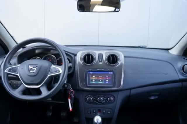Dacia Sandero (2017) thumbnail 4