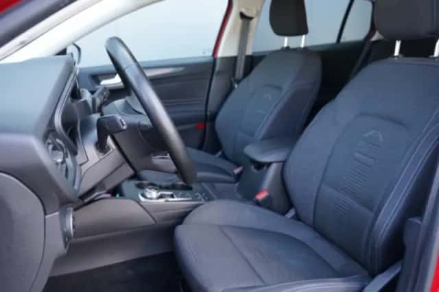 Ford Focus (2021) thumbnail 3