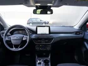 Ford Focus (2021) thumbnail 5